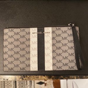 Michael Kors LARGE wristlet wallet